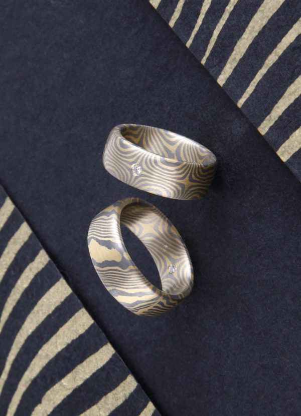 Mokume Gane Ringe eineinhalbfach Damaszierte Mokume Gane Ringe mit Brillant in Gold und Palladium