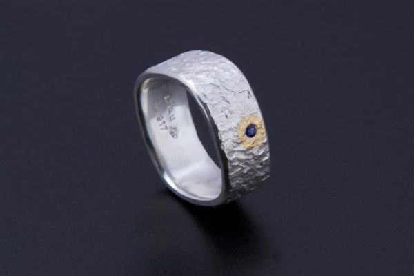 Eisschlagring Antikeck mit Saphier in Silber mit Gold