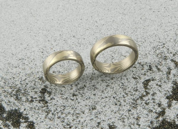 Mokume Gane Ringe mit zwei Sterne Innen.